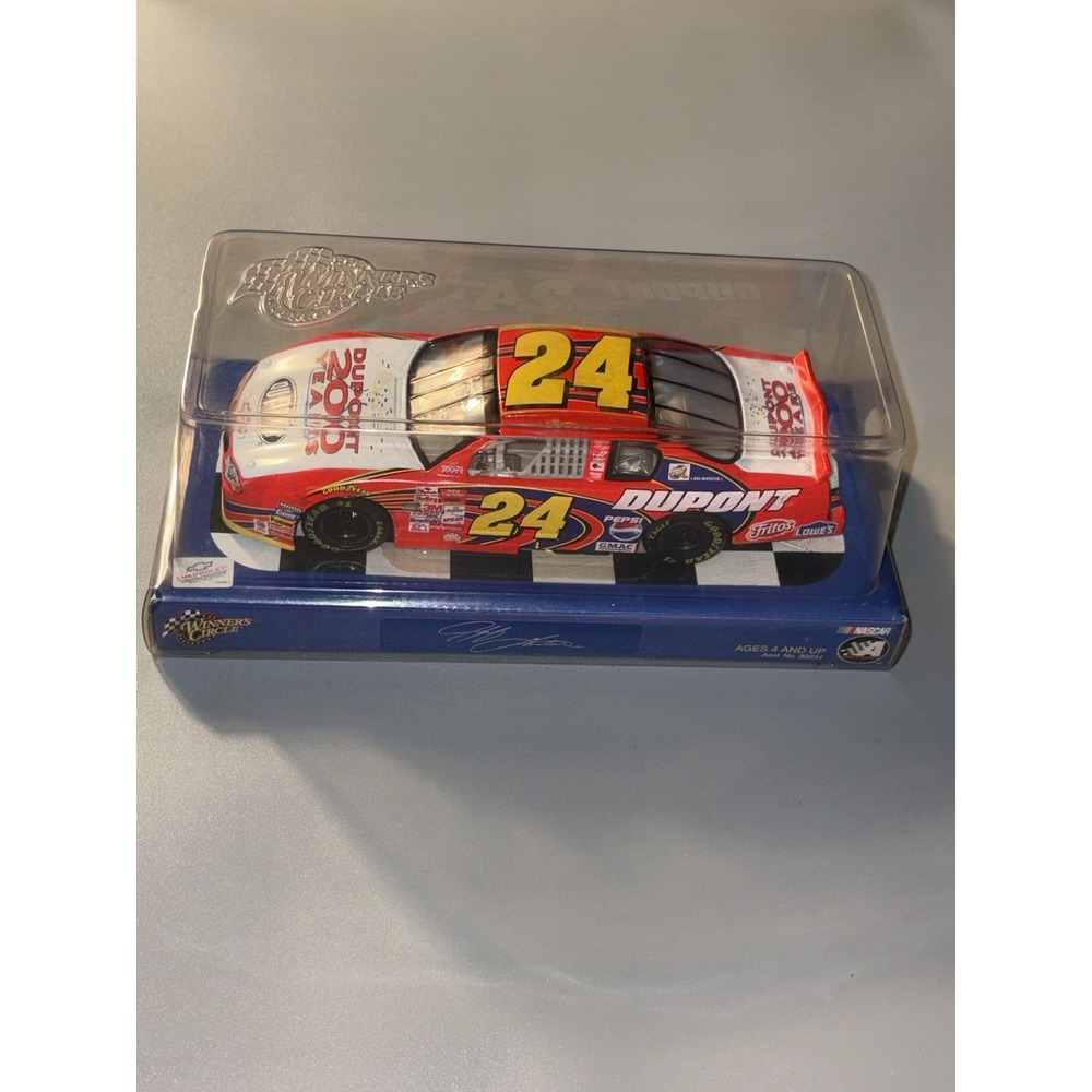 Winners Circle Jeff Gordon 24 NASCAR Dupont 200 Years Chevrolet Monte Carlo 1:24